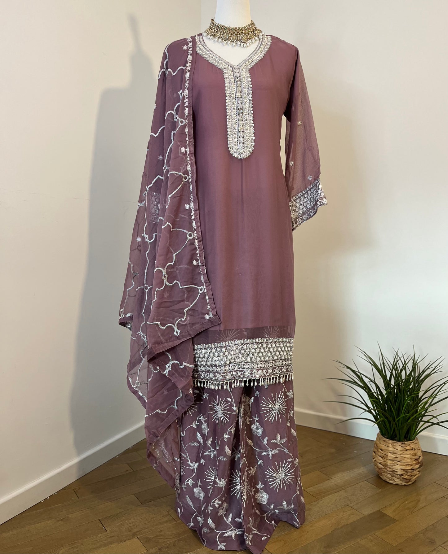 Salwar Kameez Sana